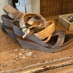 Wedge sandals